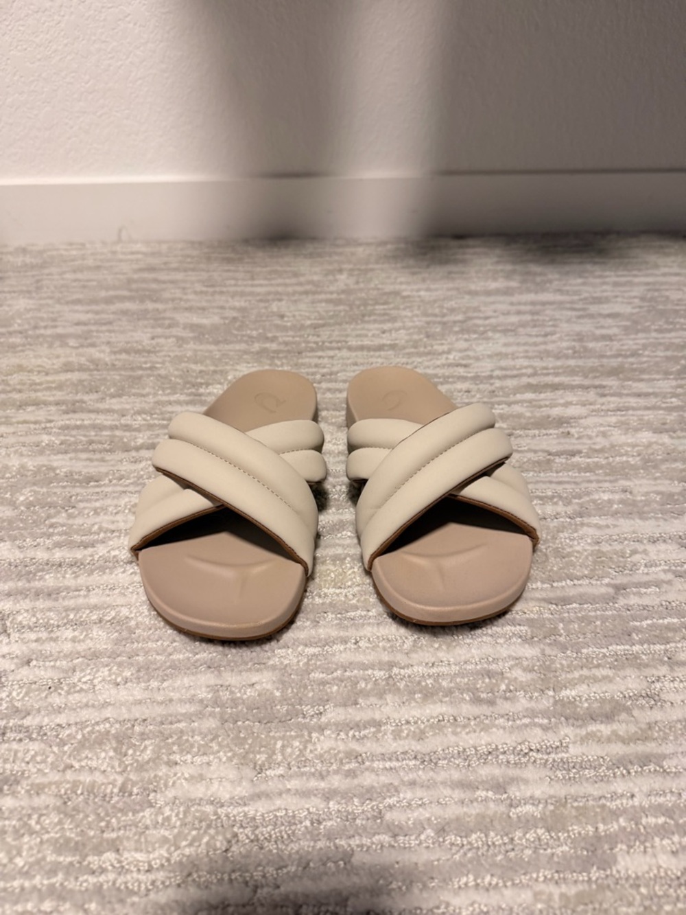 OluKai Women’s Cream/Taupe Padded Cross-Strap Slide Sandals